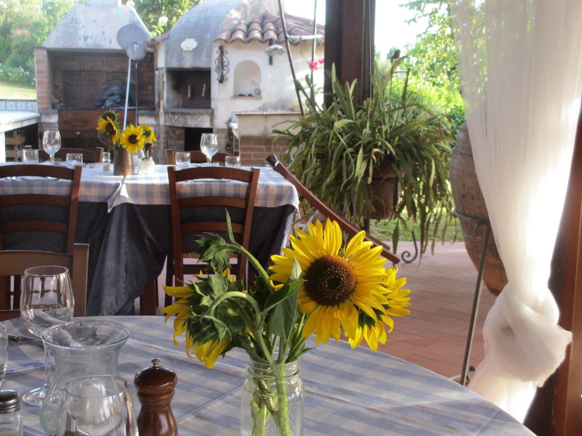 Locanda Le Boscarecce Castelfiorentino Exterior photo